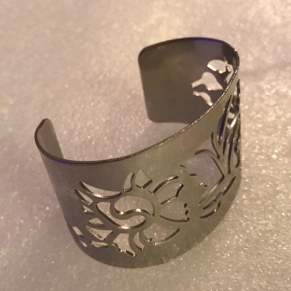 Engraved cuff - Picture 2 of 3